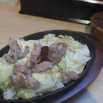 辛みそ鉄板焼肉(1人前)(博多チャンピオン 六本松店)