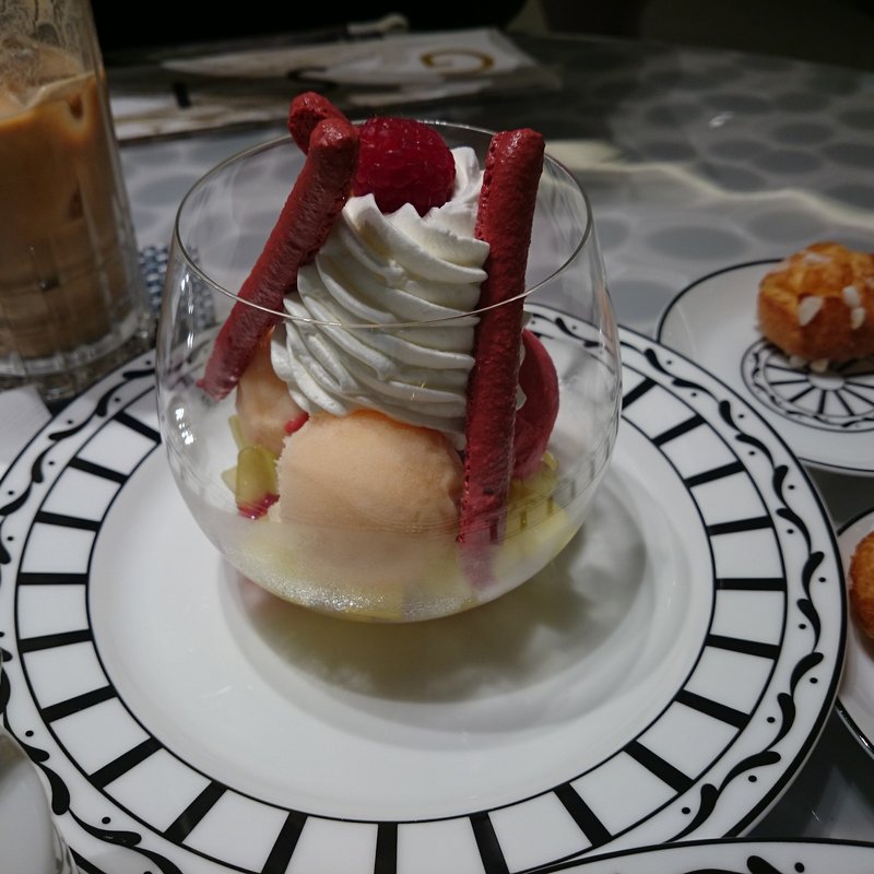 クープ グラッセ ムロン エ フランボワーズ(Cafe'Dior by Pierre Herme’)