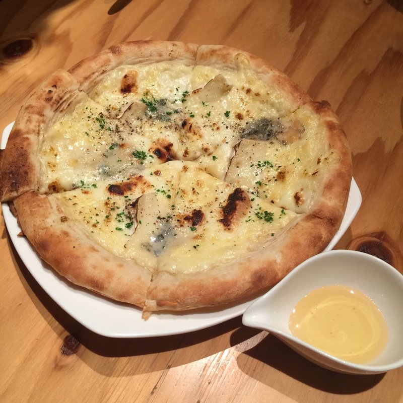 クアトロフォルマッジ(生パスタ＆ワイン イタリアンバル ビアージョ WACCA池袋)