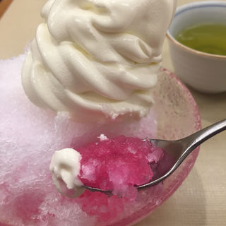 氷クリーム イチゴ(あんみつ みはし 東京駅一番街店)