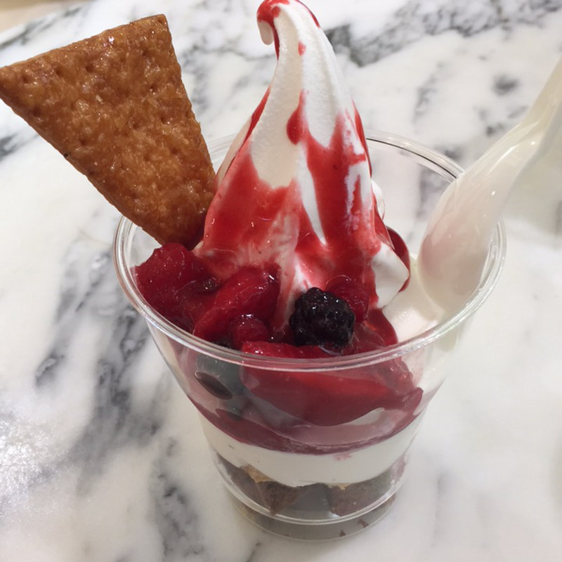 いちごミルフィーユ(パティスリー キハチ 羽田空港第2ターミナル店 （PATISSERIE KIHACHI）)