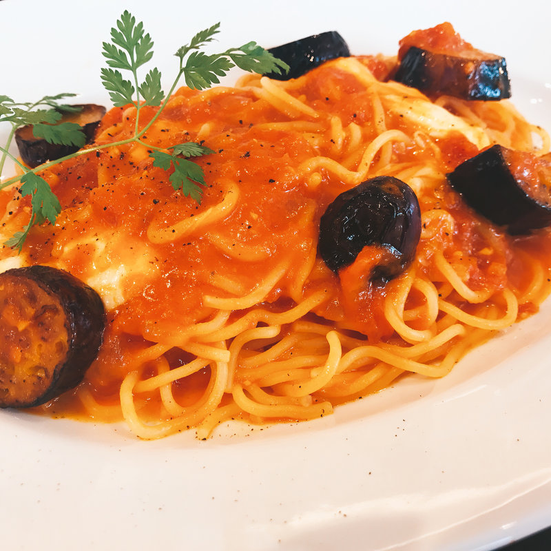 ナスとモッツァレラのトマトソーススパゲティ(hanami （ハナミ）)