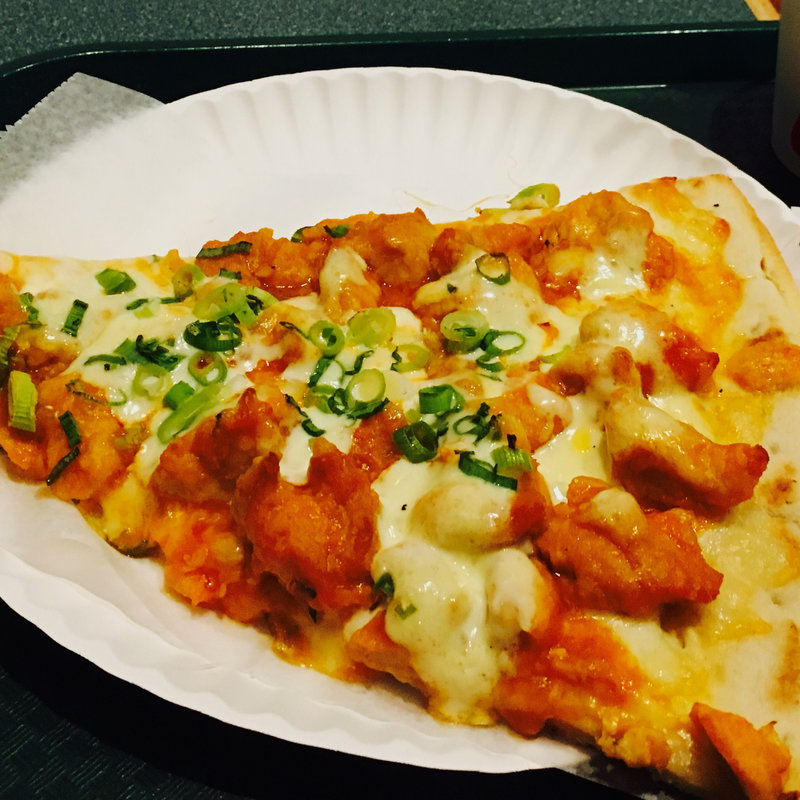 chicken & cheese pizza(Plum Tomatoes Pizzeria & Restaurant)