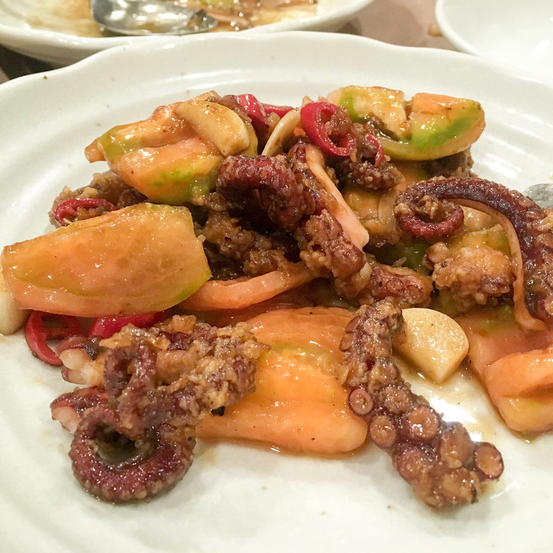 タコとトマトのガーリック炒め(中華 大興)