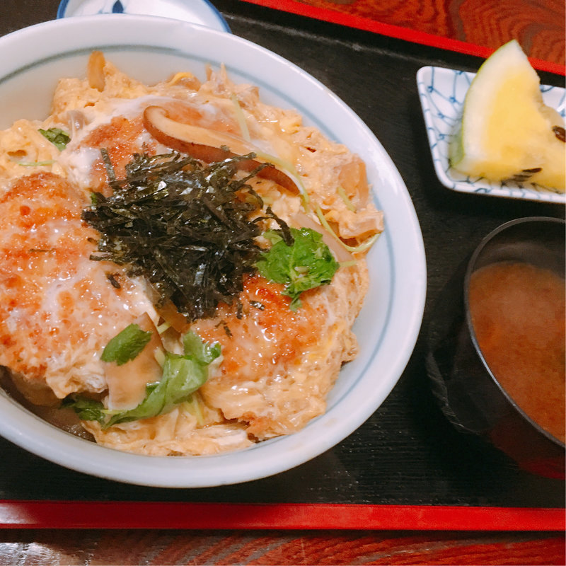 ヒレカツと玉子とじ丼(はま友)