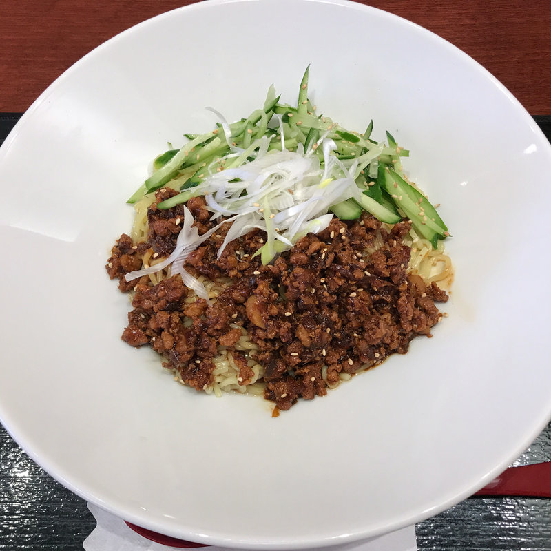 冷やしジャージャー麺(麻布茶房 アトレ亀戸店)
