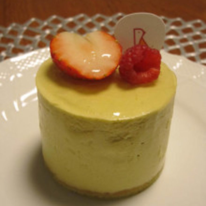 ピスタチオ＆苺のムース(patisserie remplir （パティスリー ランプリール）)