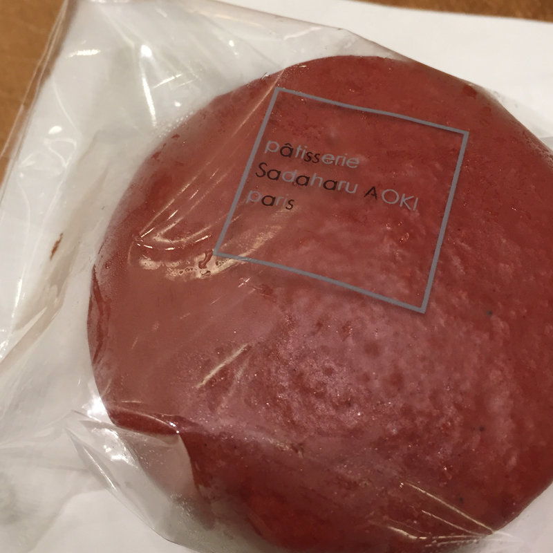 マカロンアイス ショコラ(パティスリー・サダハル・アオキ・パリ東京ミッドタウン店)