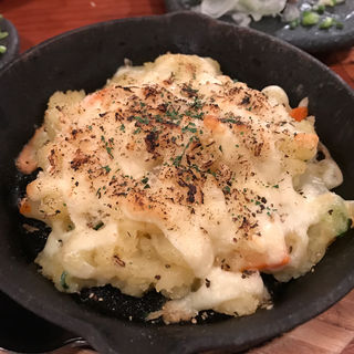 焼きチーズポテトサラダ(やきとんひなた池袋東口店)