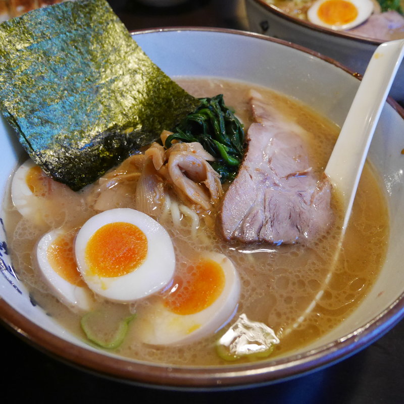 味玉ラーメン(横濱家 市ヶ尾店)