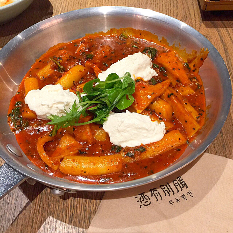 リコッタチーズとエゴマのトッポギ(酒有別腸)