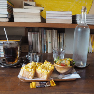 ポロポロたまごトーストのモーニング(カフェ・ハル （Cafe haru）)