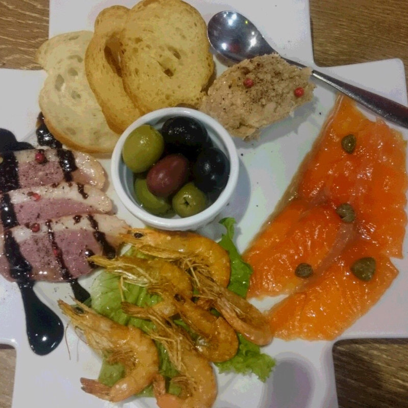 シェフの前菜盛り合わせ(炉バル 新宿三丁目店 )