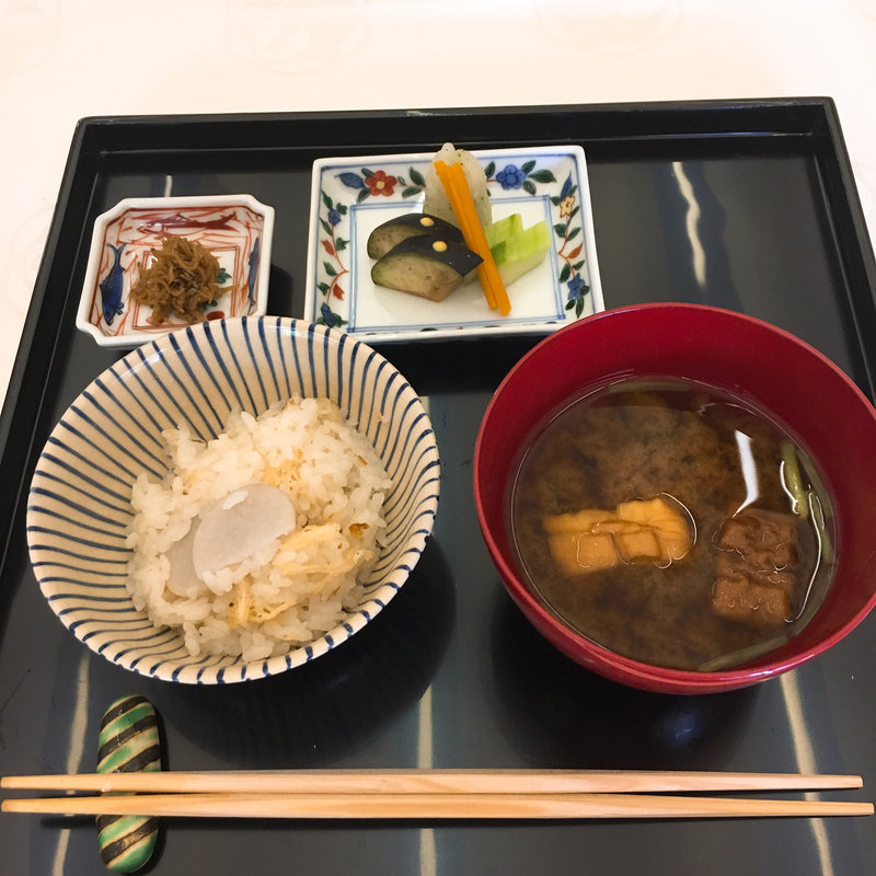 炊き込みご飯、赤だし(岡崎 つるや （おかざき つるや）)