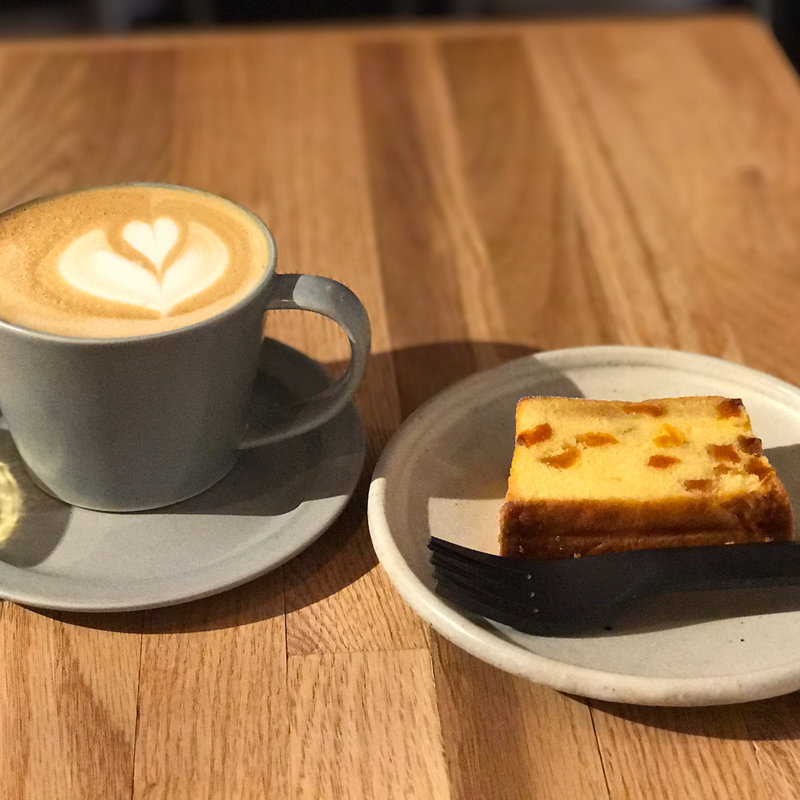 カフェラテ(COERU BAKE STAND)