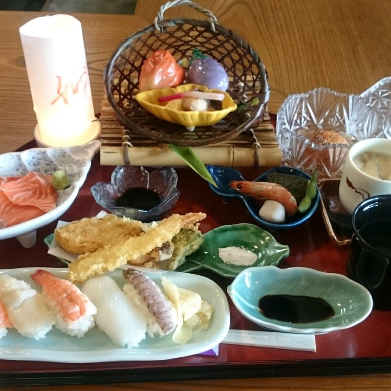 点心(お寿司入り)(梅寿司)