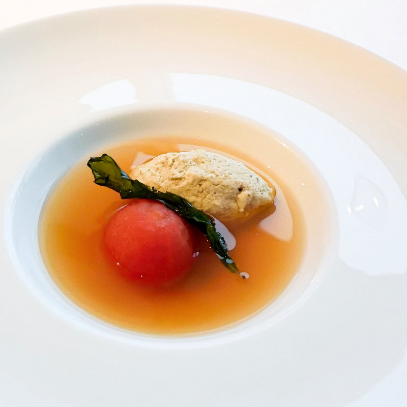 トマトのコンポートと鰹のクネル 魚介のコンソメ仕立て(星野リゾート ウトコ オーベルジュ＆スパ （【旧店名】UTOCO Deep Sea Therapy CENTER ＆ HOTEL）)