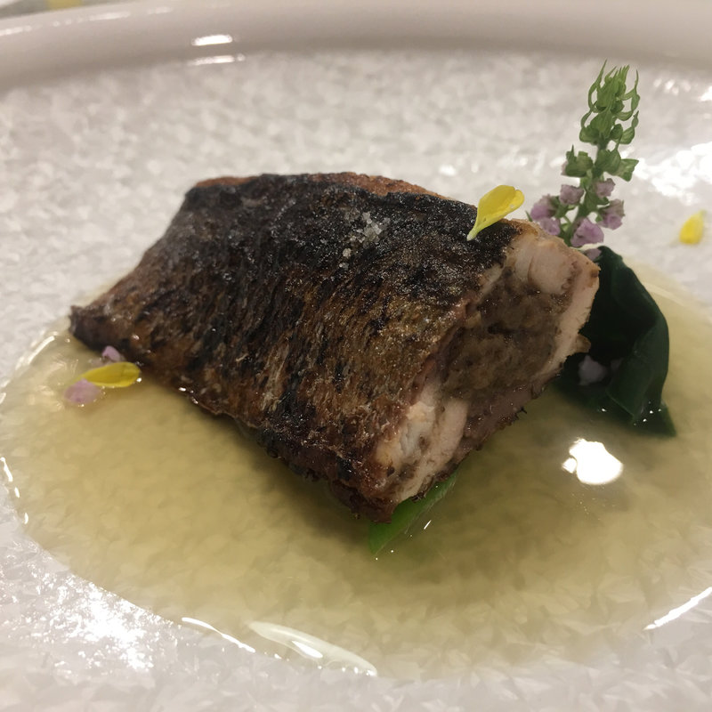 秋刀魚の再構築 鳥のブイヨン 花穂紫蘇 菊花(ルシエル)