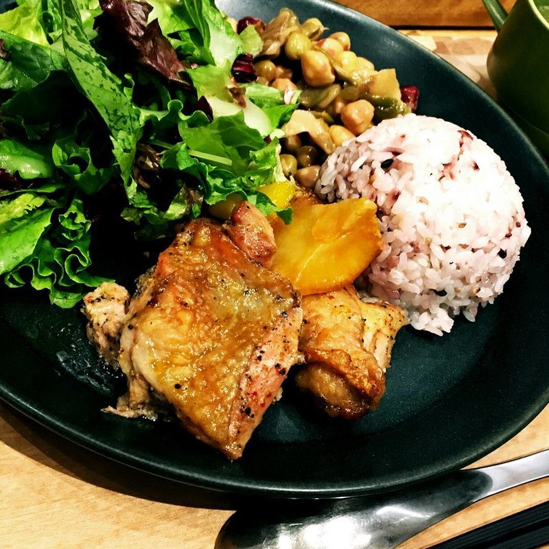 十穀米とチキンのサラダランチ(ディキシーデリ 六本木)