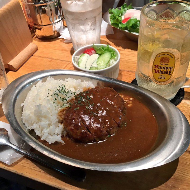 スパイシーなハンバーグカレー(HIGHBALL’S うえのステーション )