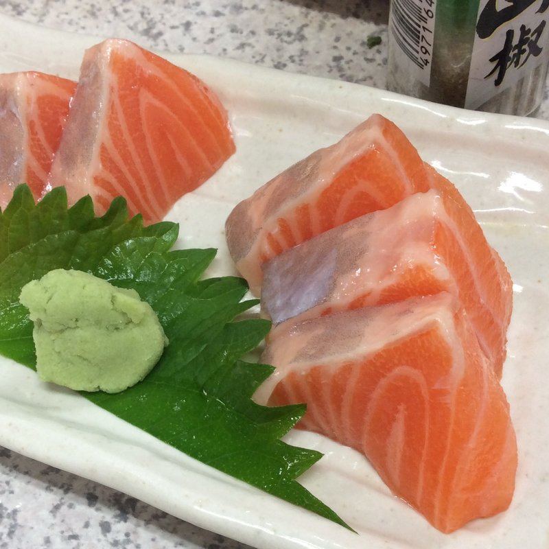 キングトロサーモン(三代目 立ち呑み処 おかもと)