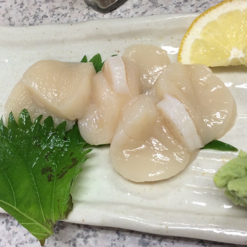 活ホタテ貝柱(三代目 立ち呑み処 おかもと)