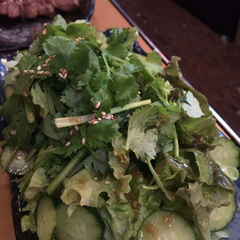 パクチーサラダ(もつ焼 煮込み ヤリキ 上野総本店)