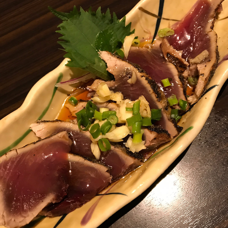 カツオのたたき(熱烈居酒屋 よしまさ)