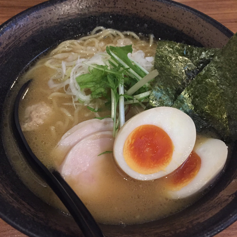 濃厚鶏骨醤油そば(濃厚鶏そば 麺屋武一 新橋本店)