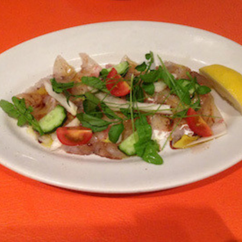 採れたて、兵庫県の真鯛のカルパッチョ(オステリアアズーロ)