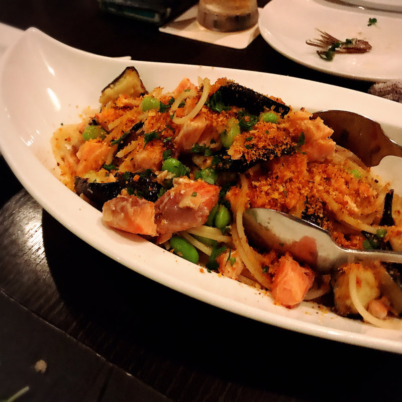 秋鮭と秋茄子とカラスミのパスタ(イーターブル)