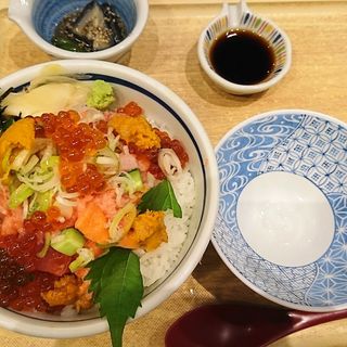 極上　海鮮贅沢丼(築地食堂 源ちゃん イオンモール太田店 )