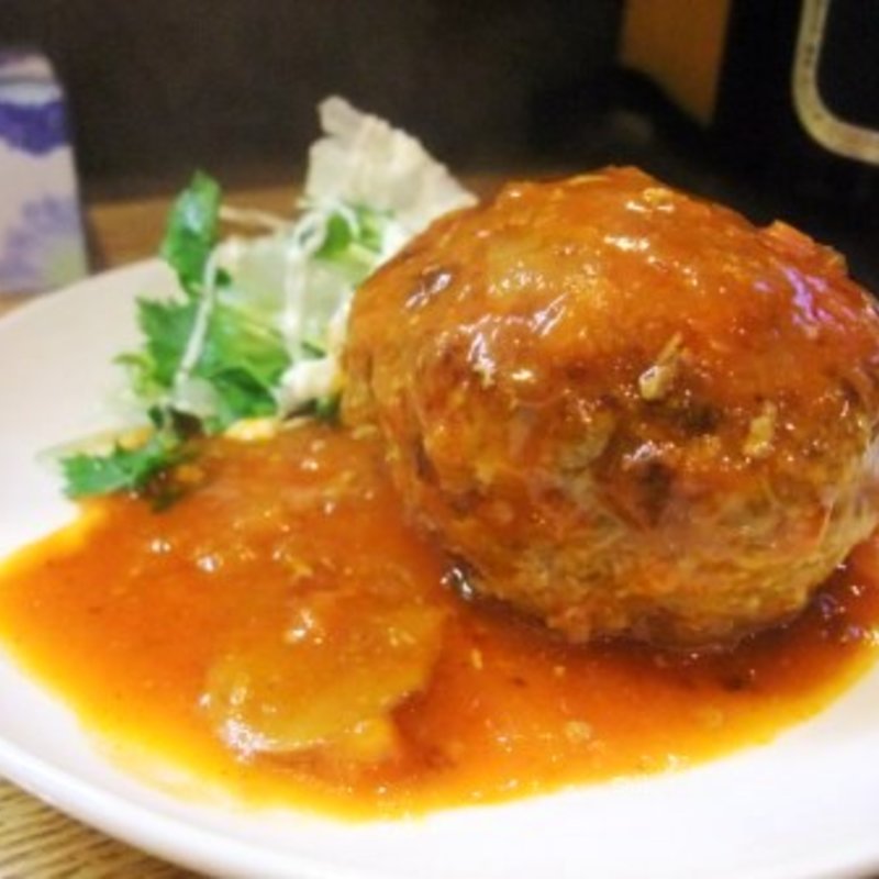 煮込みハンバーグ(立呑み 佐伯)