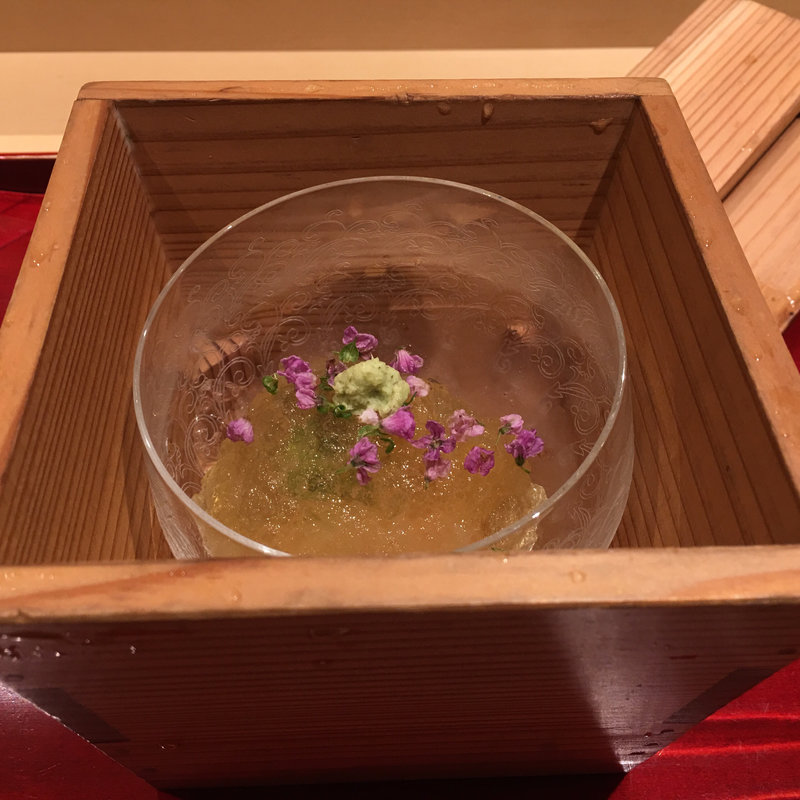 鮑 赤雲丹 才巻海老 すっぽんジュレ 山葵 花穂紫蘇(銀座 しのはら)