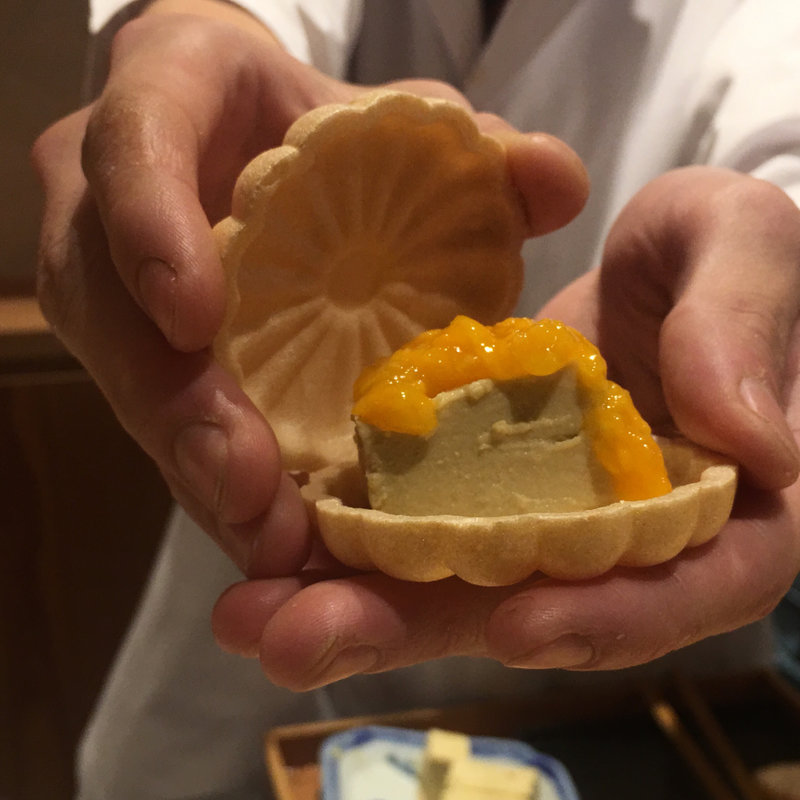 フォアグラとマンゴーの最中(銀座 しのはら)