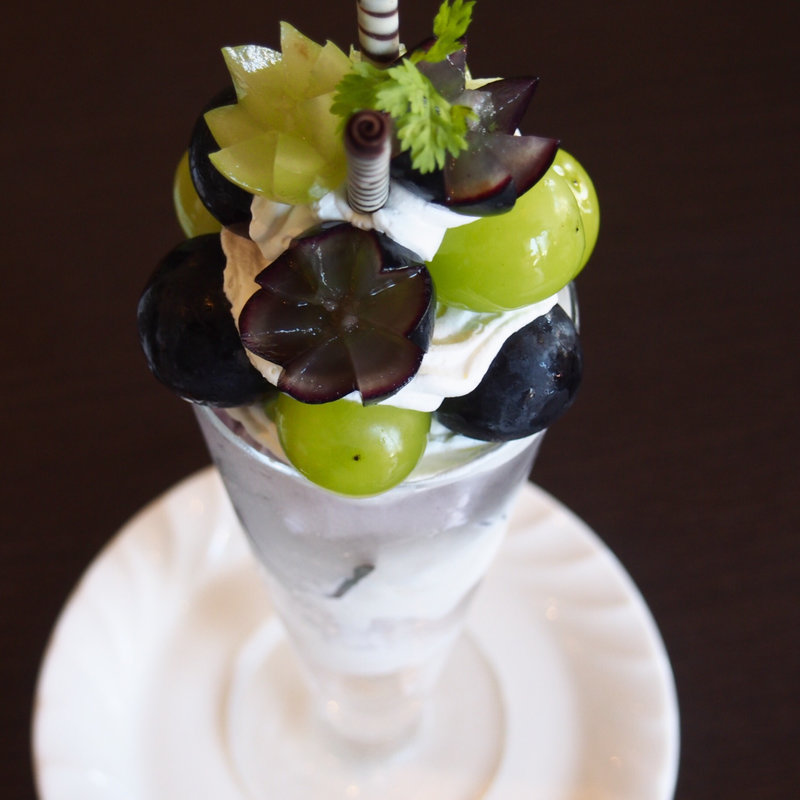 葡萄パフェ(カラットフルーツカフェ （carat fruit cafe）)