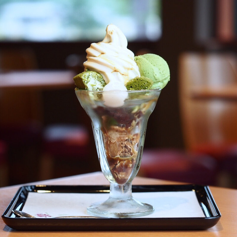 極パフェ(飛鳥彩瑠璃の丘 天極堂テラス )