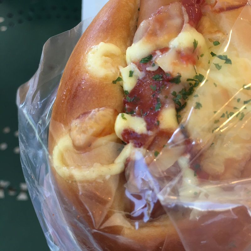 ポキポキウインナーパン(マヌカンピス&ケレス 田川店)