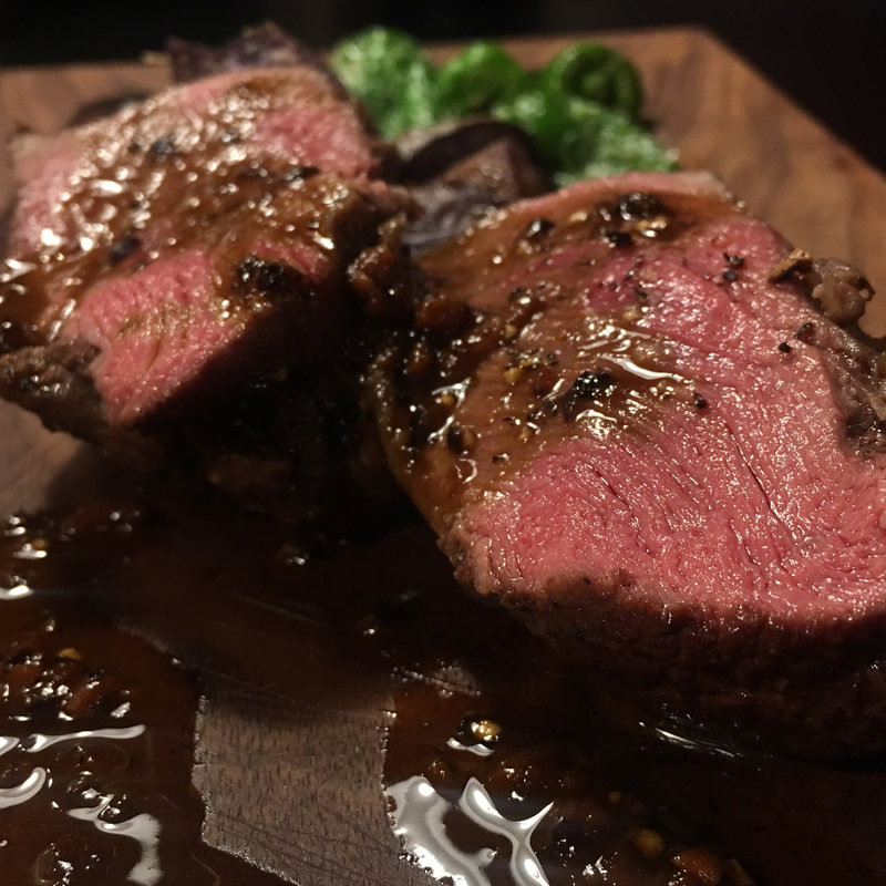 丹波鹿のロースト 殿上赤ワインソース(タパテリアラカソーラ)