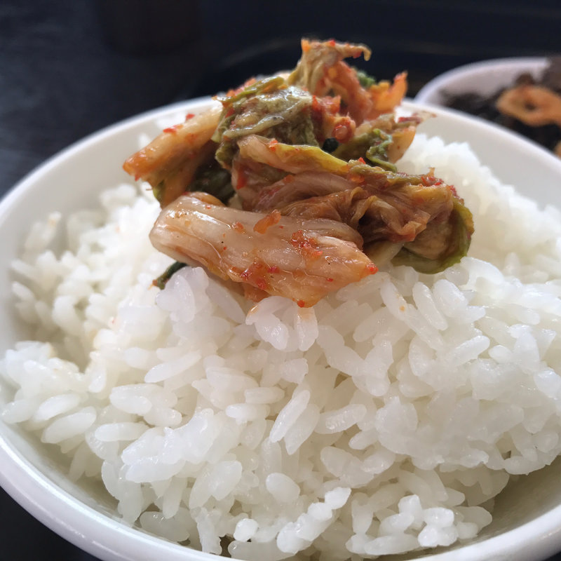白ごはん（中）(製麺屋慶史直営 まる麺西月隈 （せいめんやけいしちょくえい まるめんにしつきくま）） )