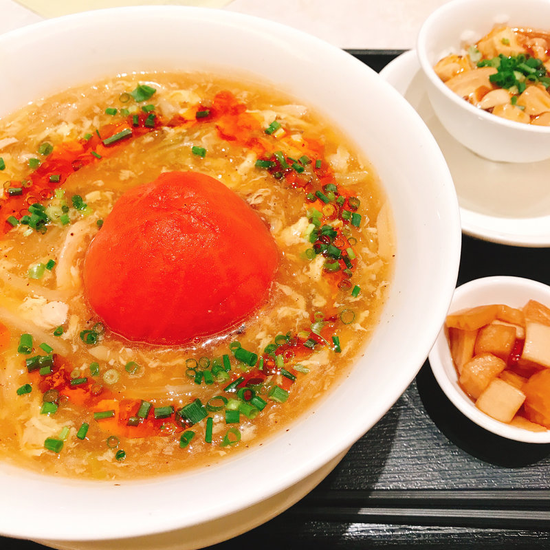 信州産トマト丸ごと入り酸辣油麺(天厨菜館 渋谷店 （テンツウサイカン）)