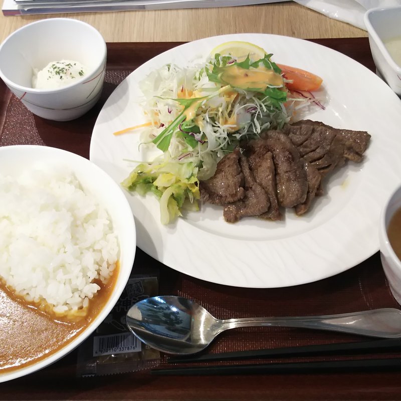 厚切り味噌牛たん麦とろ定食＋カレーセット(カレーショップ C&Cダイニング)