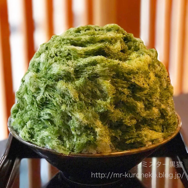 氷宇治金時（上）(ちもと総本店 東京店)