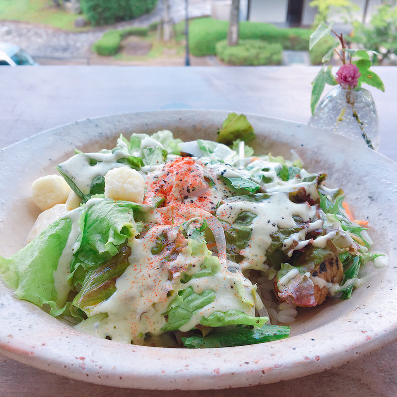 グリルチキンとお豆腐サラダ丼セット(マドカフェ （mado cafe）)