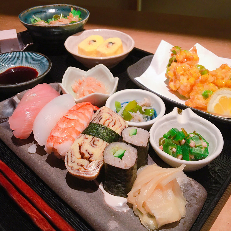 握りランチ(すしと酒 手水や)