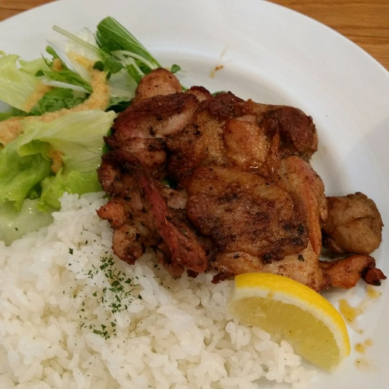 スパイシーケイジャンチキン(ベンチ コーヒー)