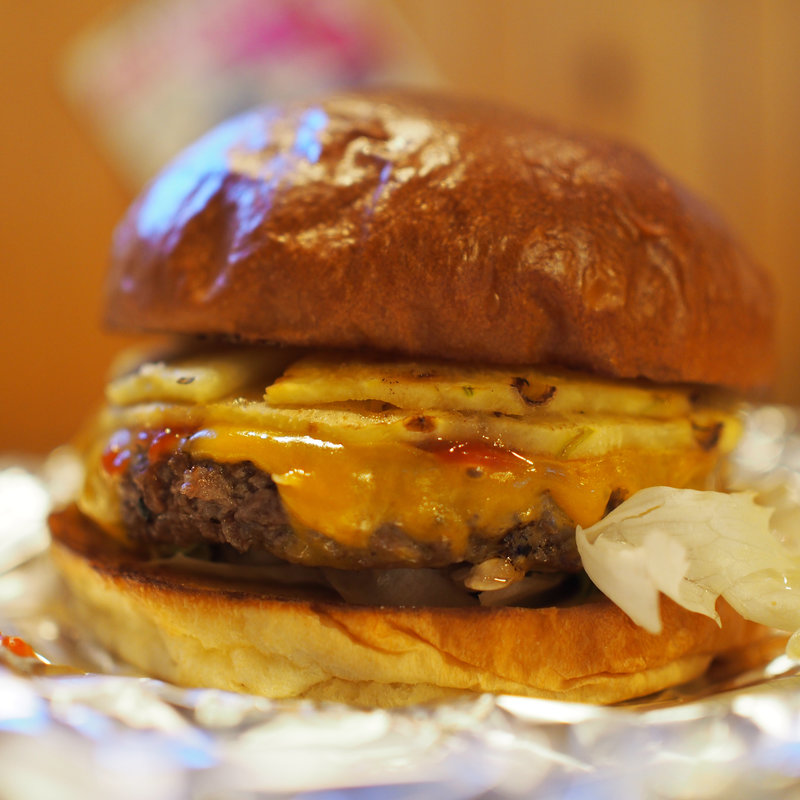 プレミアムWパイナップルチーズバーガー(AUNTY-MEE BURGER)