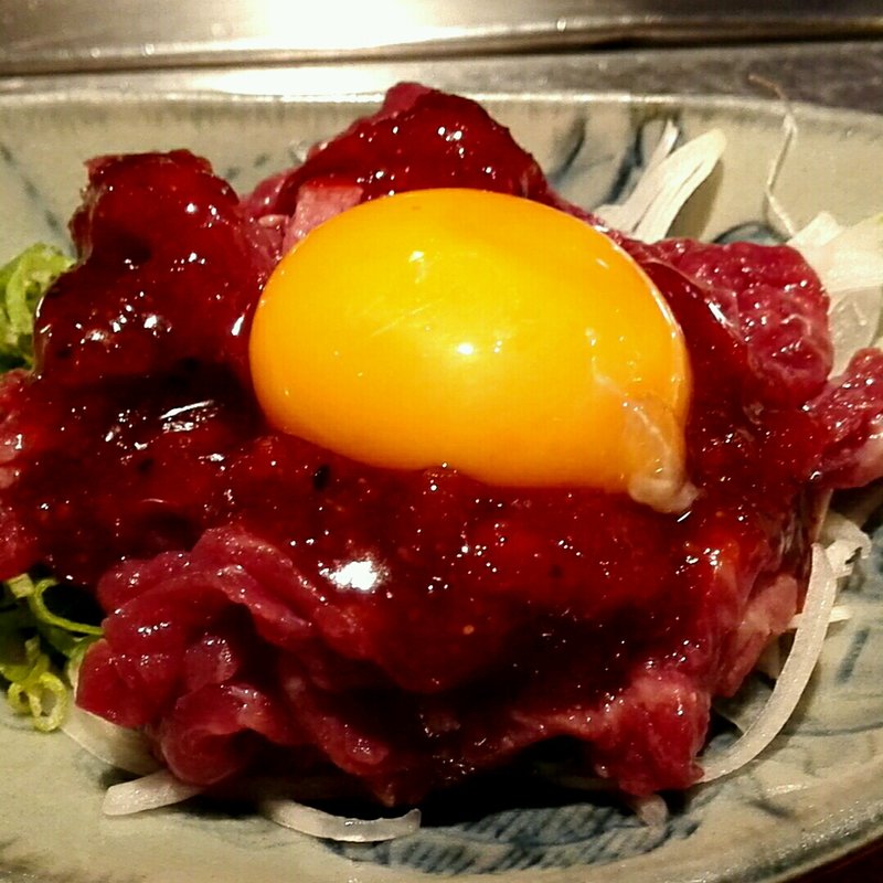 ユッケ(肉十八 松井山手店)