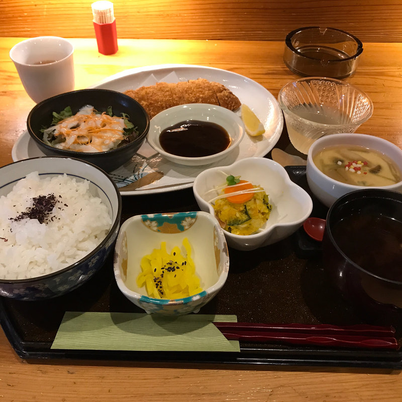 ロースカツ御膳(みき日楽哩)