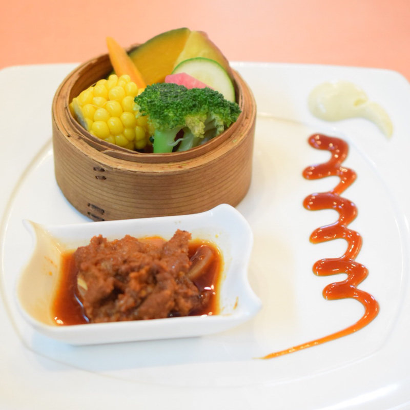 三浦の朝どれ野菜とちっちゃい蒸し物(蔭山樓)